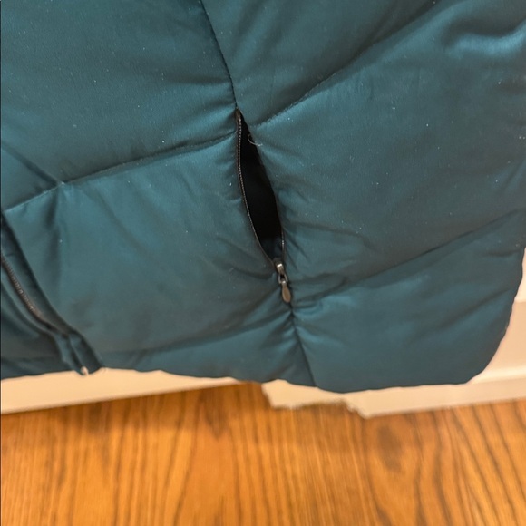 Stunning Tommy Hilfiger teal color size Small puffer vest - Picture 4 of 12